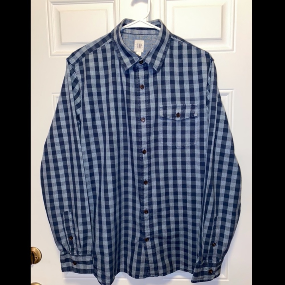 GAP Button-Up Poplin Shirt